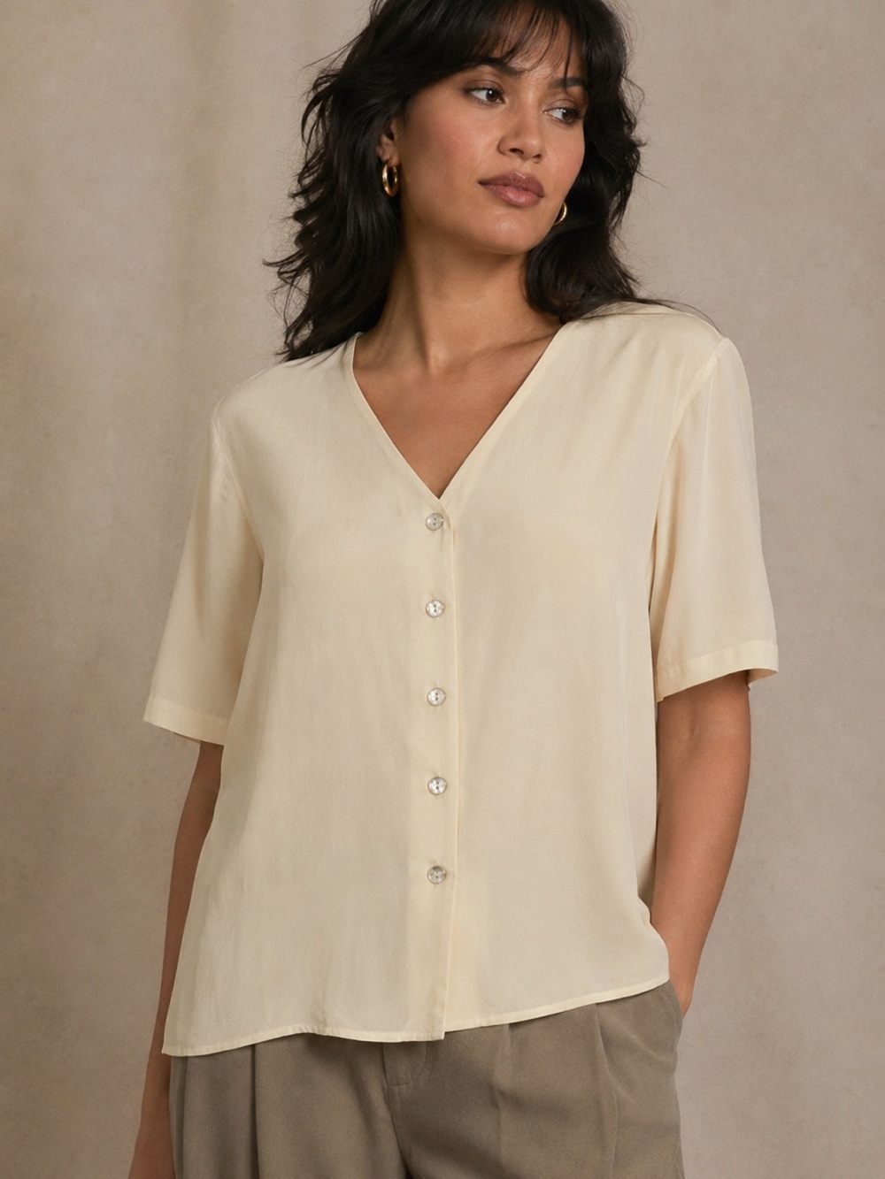Vintage 90’s Preview Collection Cream silk oyster mother-of-pearl Button Top